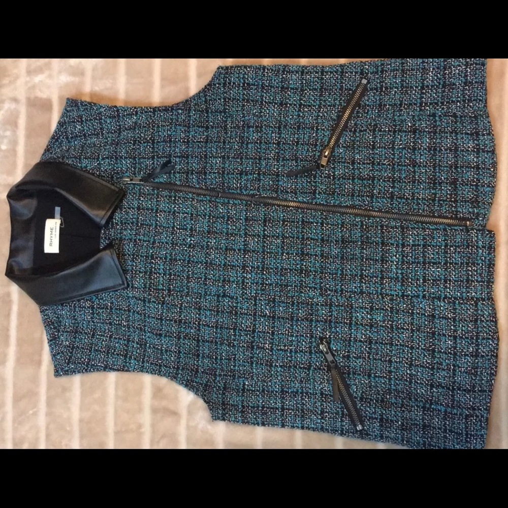 Rhyme Sleeveless Pullover Size M